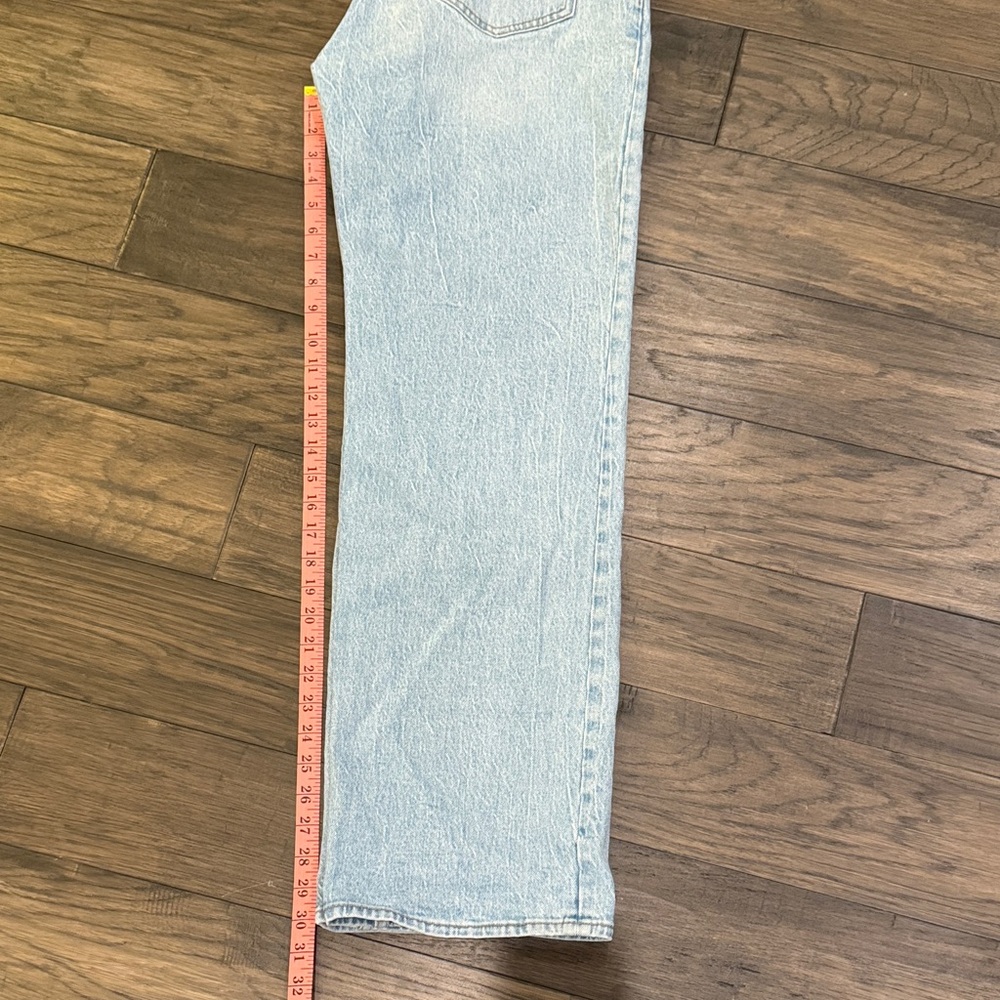 Abercrombie & Fitch Light Wash 90s Relaxed High Rise Jeans - Picture 5 of 5